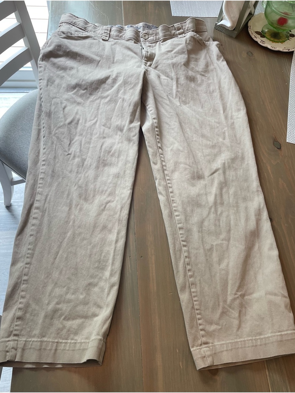 Women’s Classic Straight-Leg Khaki Pants